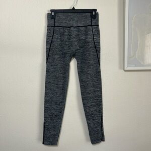 Athleizure Women's Heathered Gray Leggings